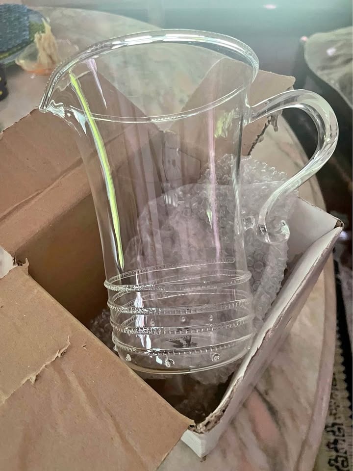 LA BOEHEME 24oz GLASS PITCHER BY ABIGAIL- NEW IN BOX!