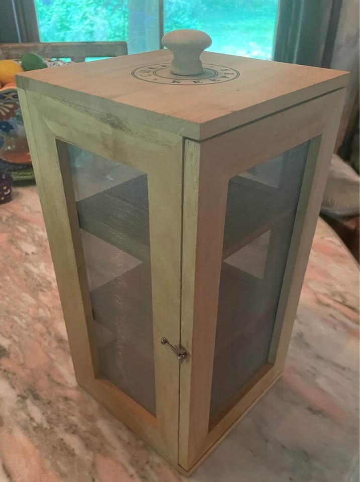 WOODEN 3 TIERED SCREENED COUNTERTOP CHEESE SAFE - NEVER USED! - photo 4