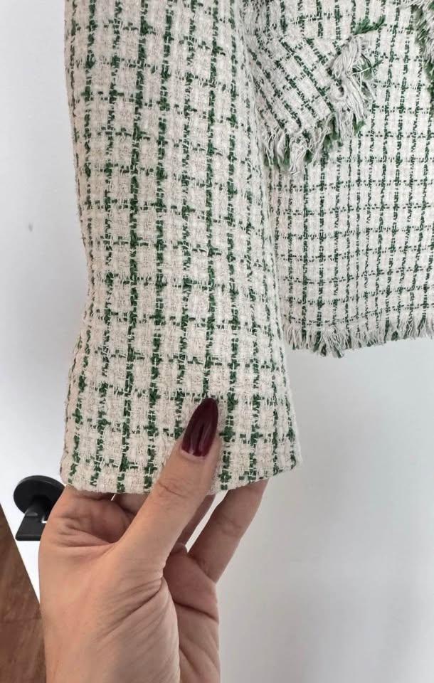 Sophisticated Green & Creme Tweed Blazer With Pearl Buttons | Si - photo 4