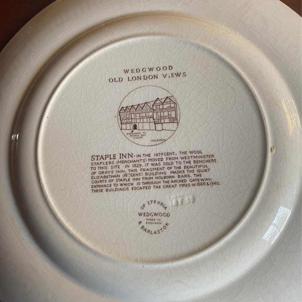 WEDGEWOOD 1941 OLD LONDON SOUVENIR DINNER PLATES - SET OF 9 - photo 2