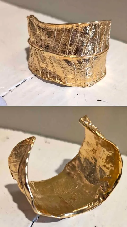 Gold leaf cuff image indicator(2)