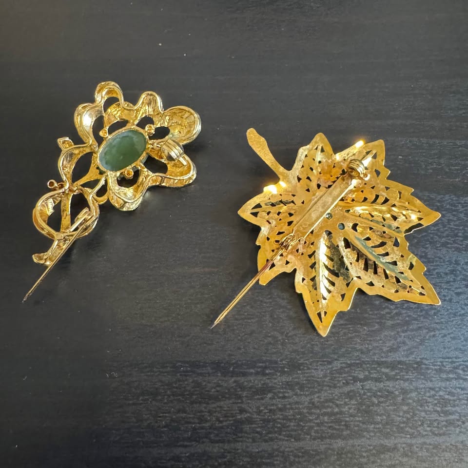 2 Green Jade Stone Brooches Vintage Gold Tone - photo 4