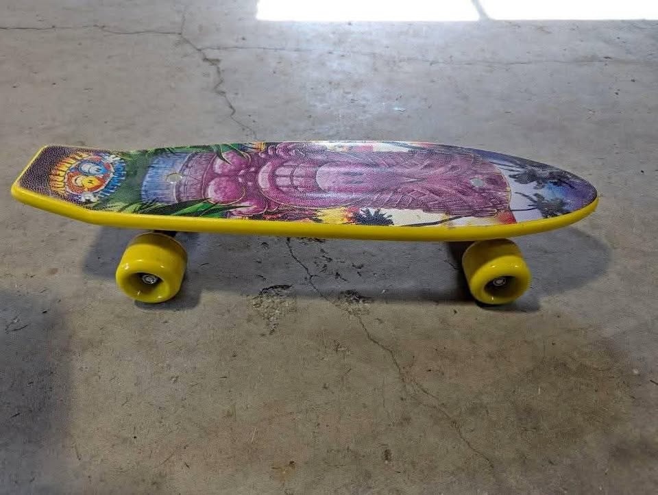 Penny board style skateboard