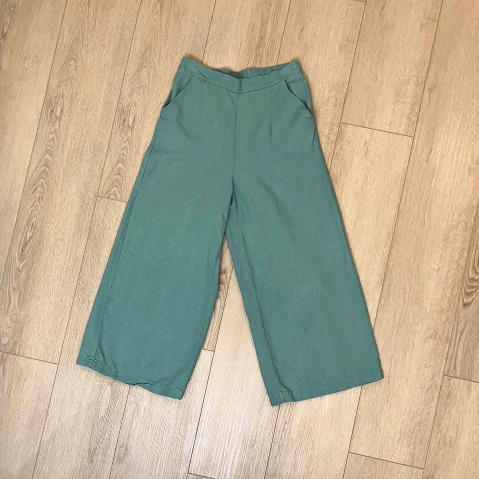 Hayden Linen Sage Green 3/4 Length Pants - Size S