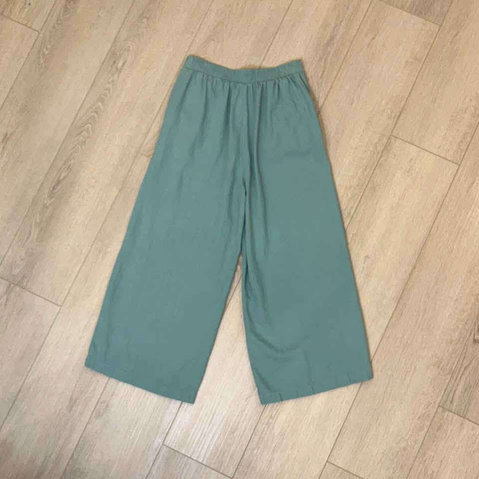 Hayden Linen Sage Green 3/4 Length Pants - Size S - photo 3