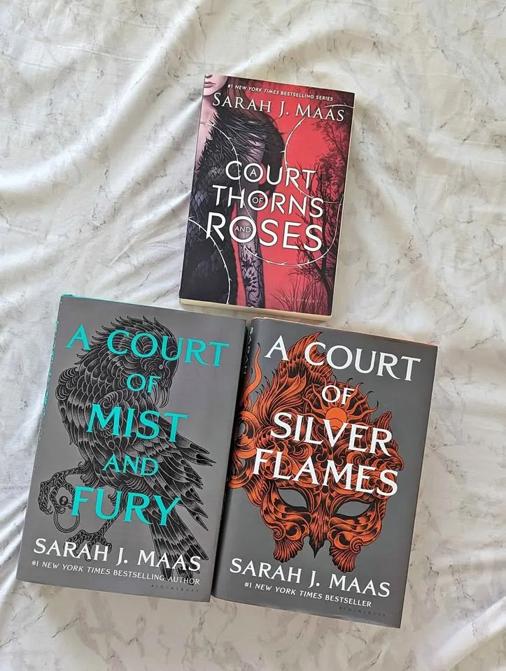 A Court of Thorns and Roses books thumbnail