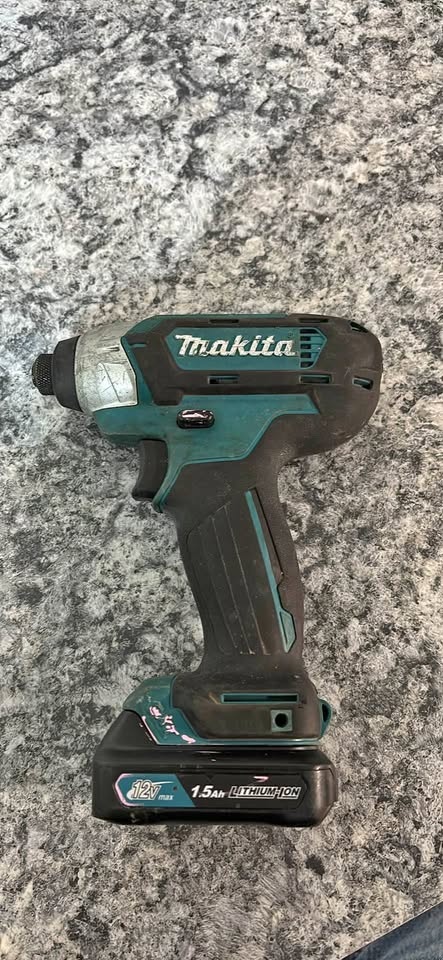 Makita 12v drill with battery