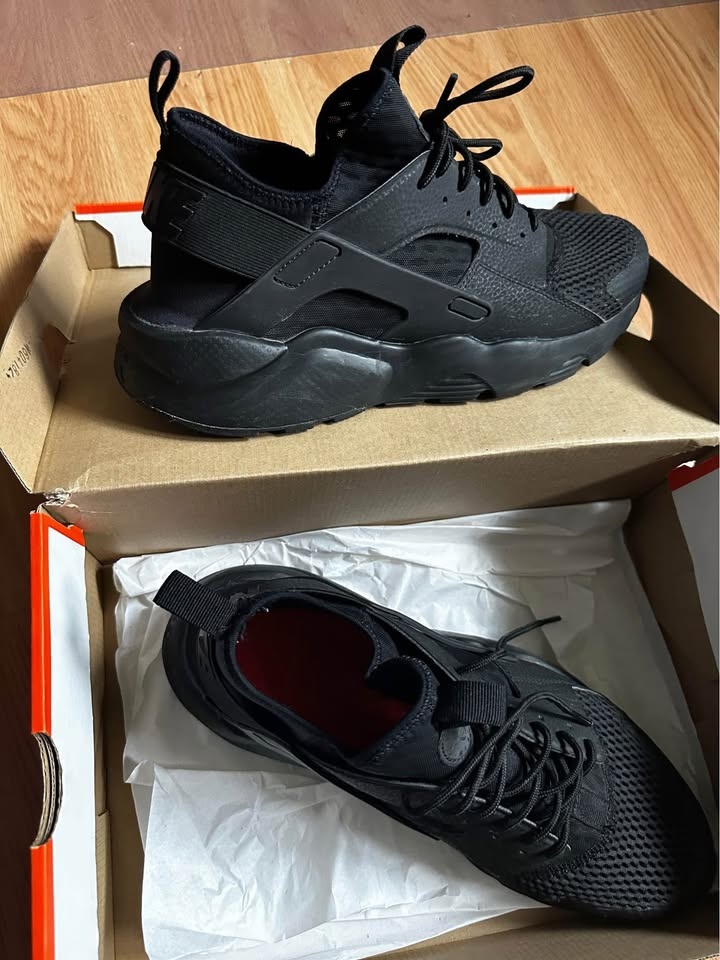 Used Nike Shoes SIZE 11 (Men) - photo 3