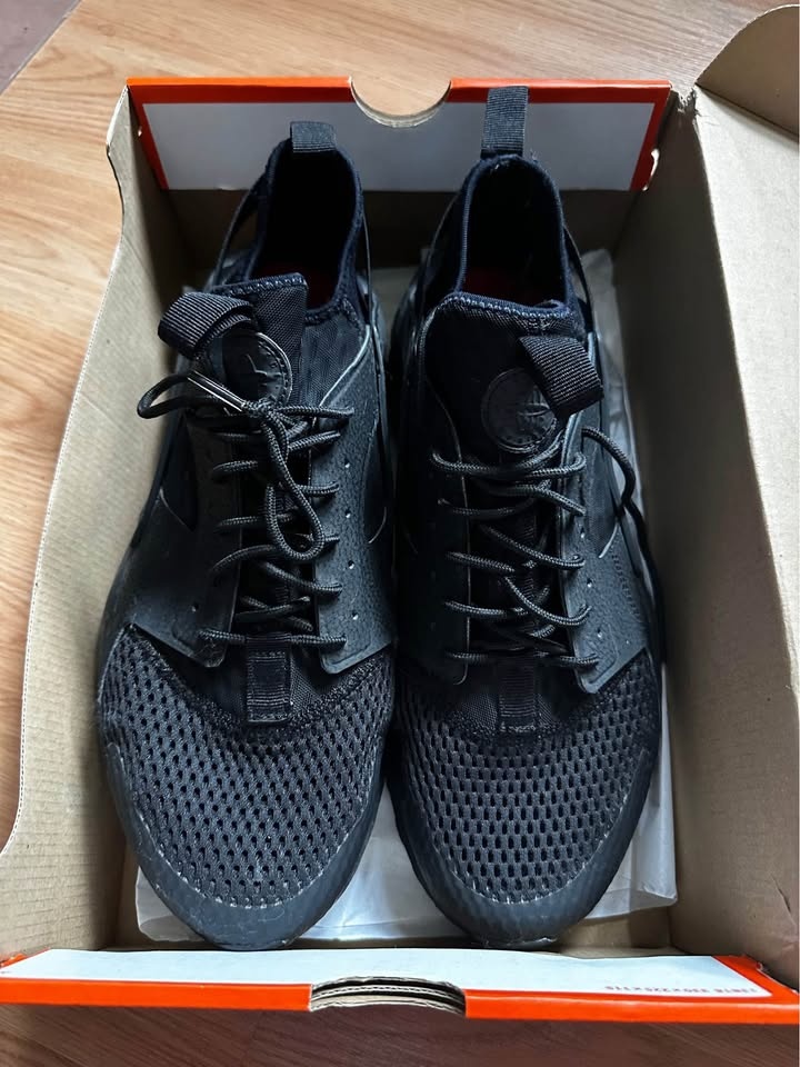 Used Nike Shoes SIZE 11 (Men) - photo 5