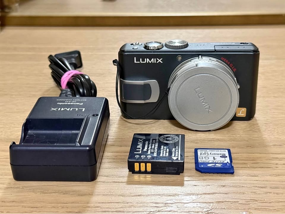 Panasonic Lumix LX1 Compact Digital Camera