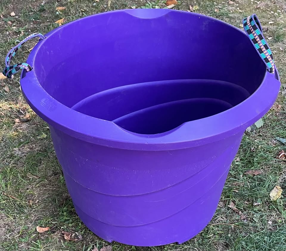 Vintage Tucker Round Tote Bucket (18 gallons) - photo 3