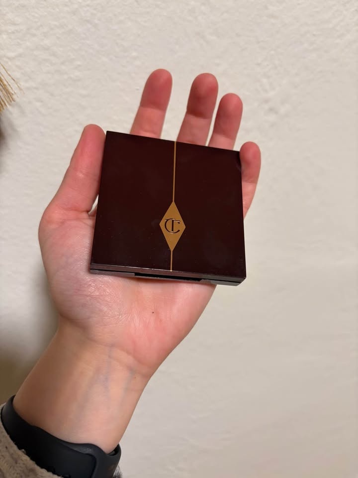 Charlotte Tilbury Rock Chick Eyeshadow Palette - photo 2