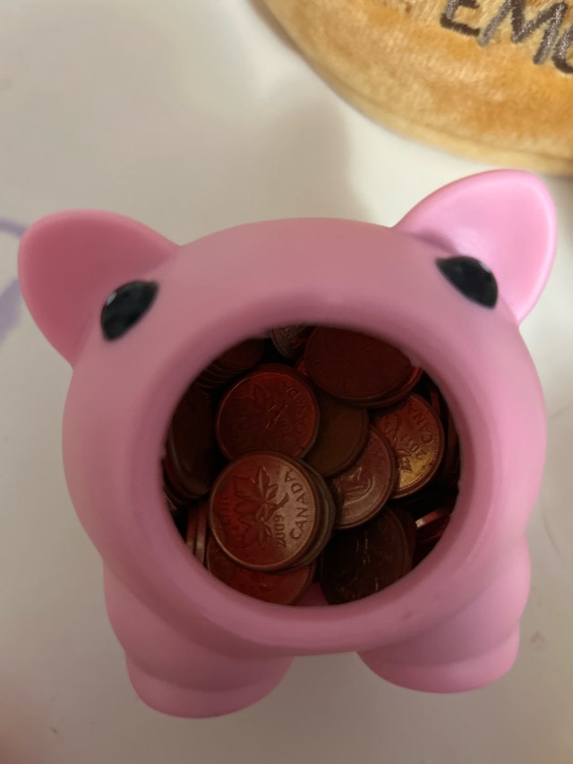 Mini piggy bank full of penny’s - photo 2