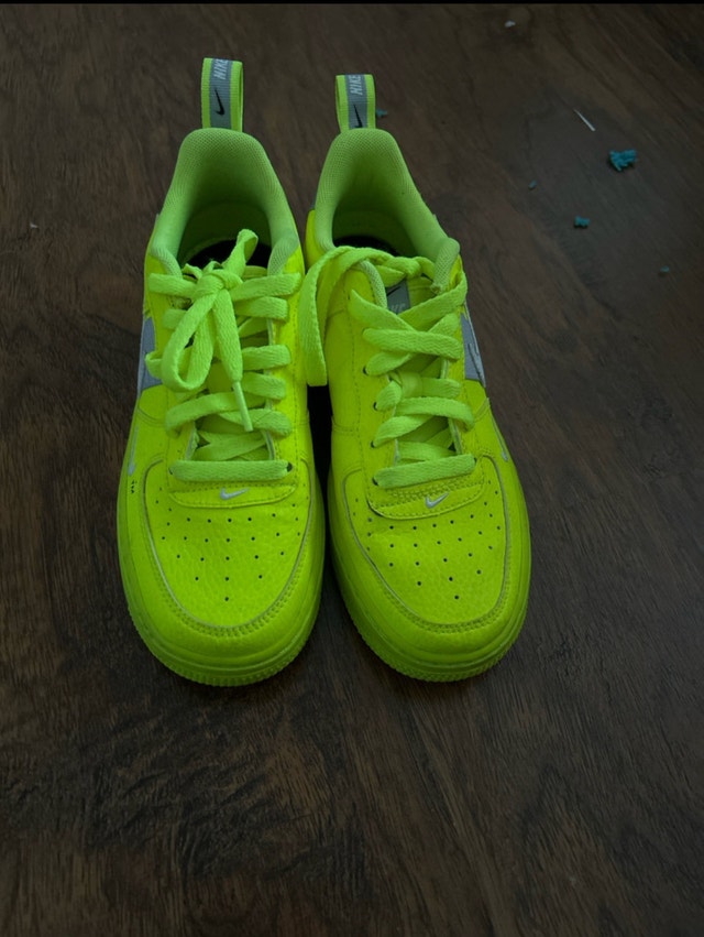 Nike Air Force 1 LV8 - Neon Yellow - Size 6.5
