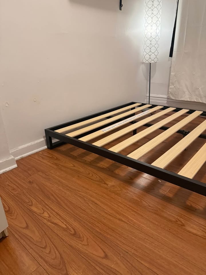 Zinus Bed Frame FULL SIZE x2 - photo 3