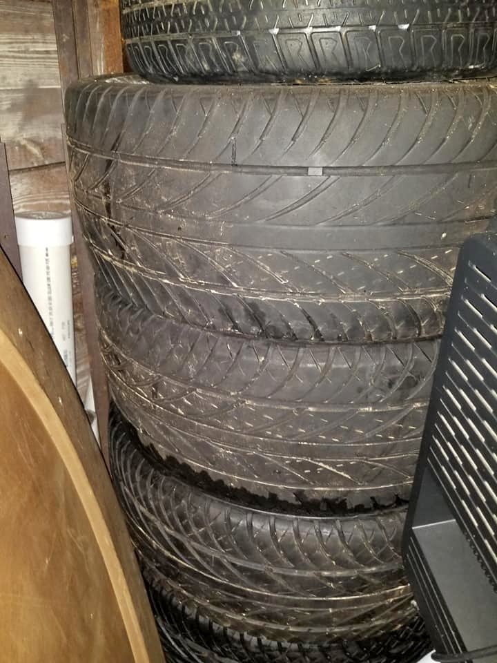22" tires 265/35R22