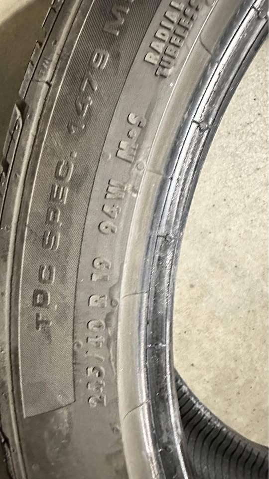 245 40R 19 Tire - photo 2