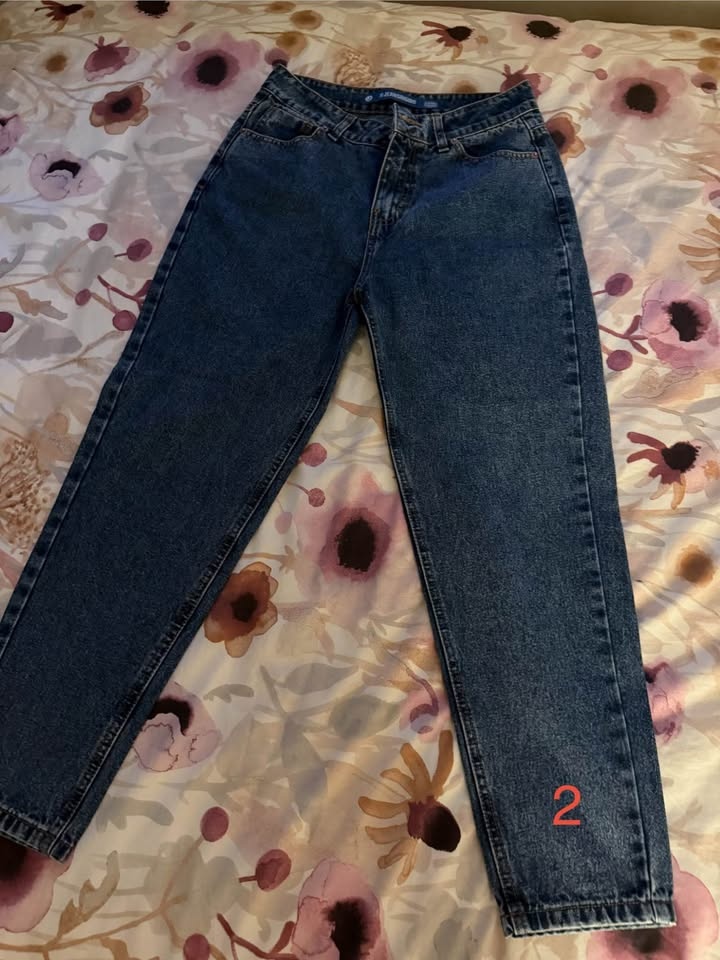 Women's Jeans - Various Sizes (US 4-6) - photo 4