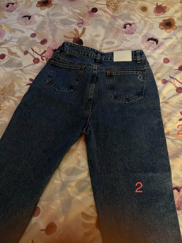 Women's Jeans - Various Sizes (US 4-6) - photo 5