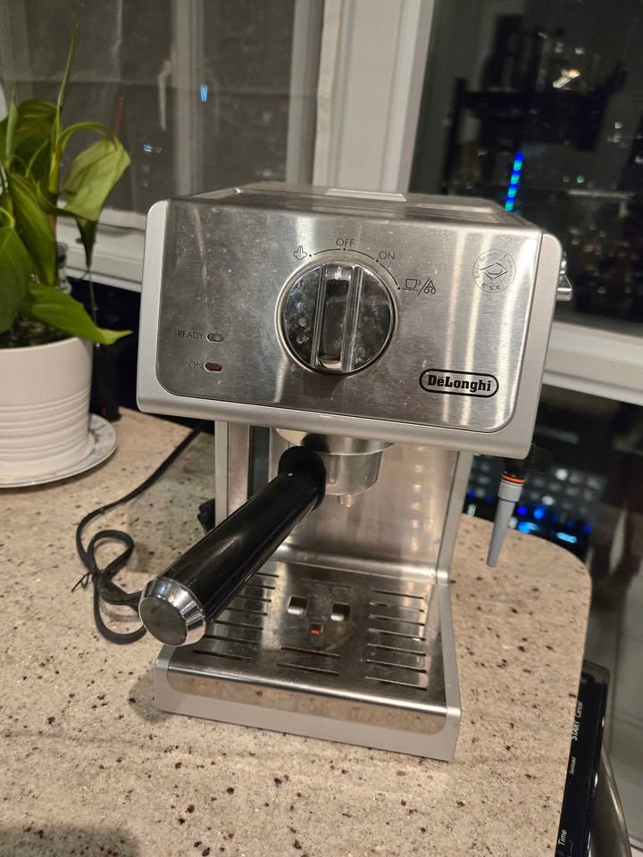 DELONGHI Manual Espresso Machine & Cappuccino Maker - photo 2