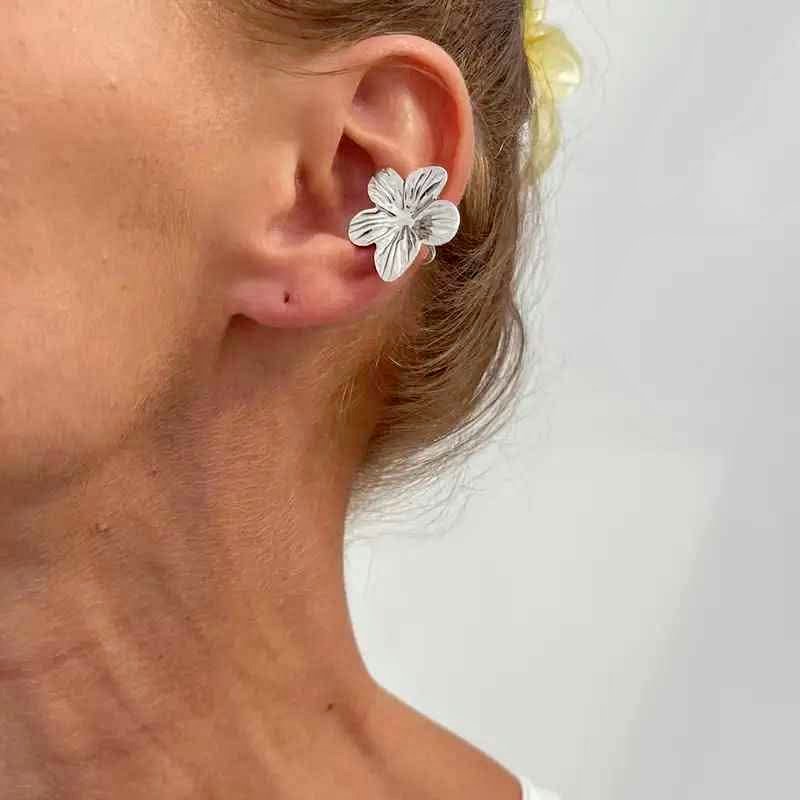 Elegant Floral Earcuff - Silver Color