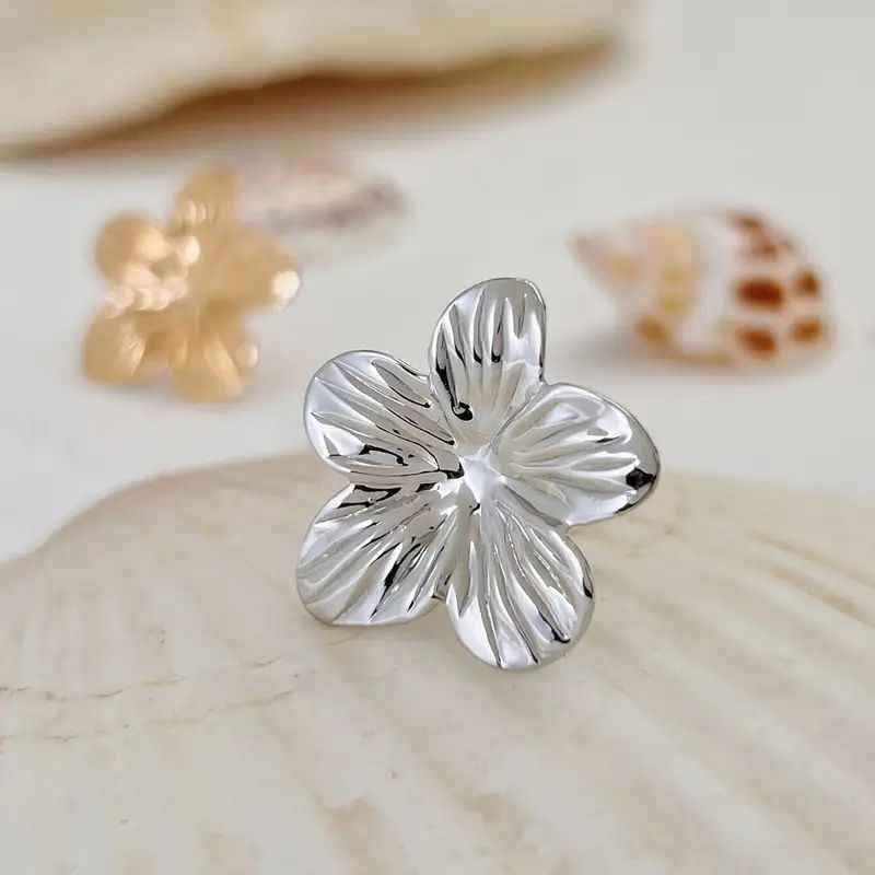 Elegant Floral Earcuff - Silver Color - photo 2