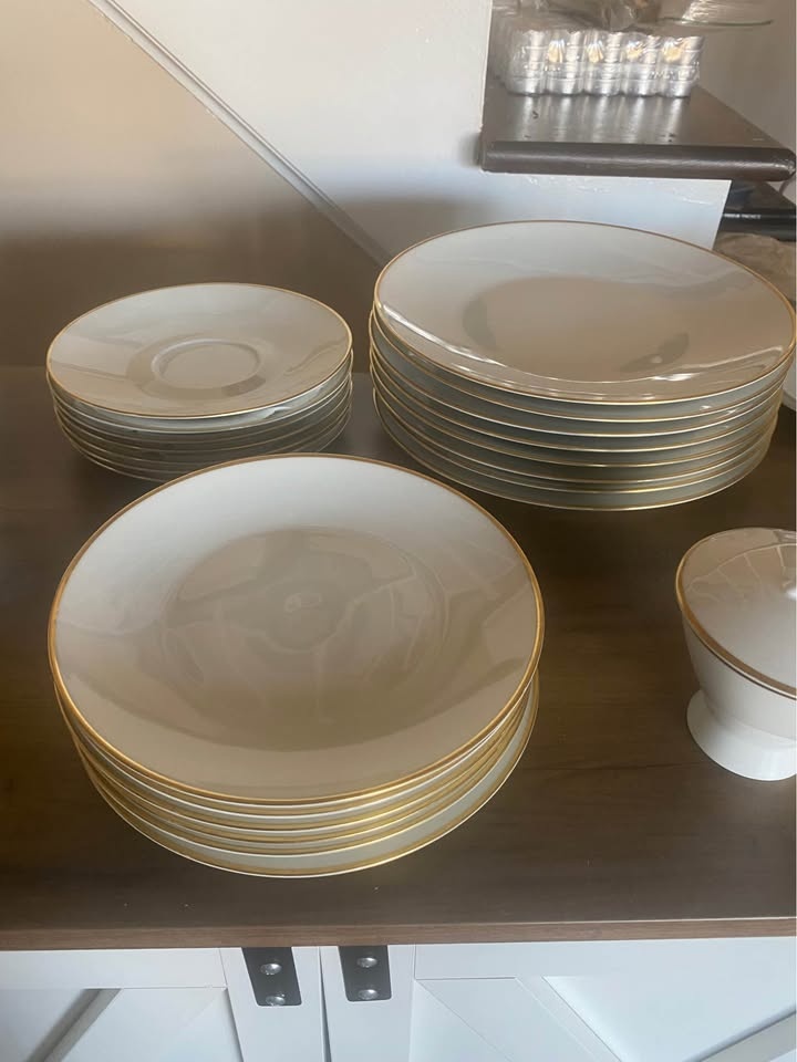 Set of White Gold Rimmed Rosenthal Bone China (51 pcs) - photo 4