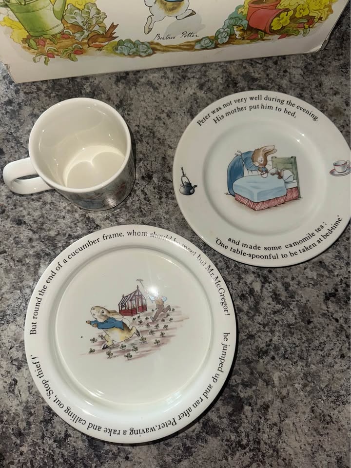 Peter Rabbit Nursery Set by Wedgwood - photo 2