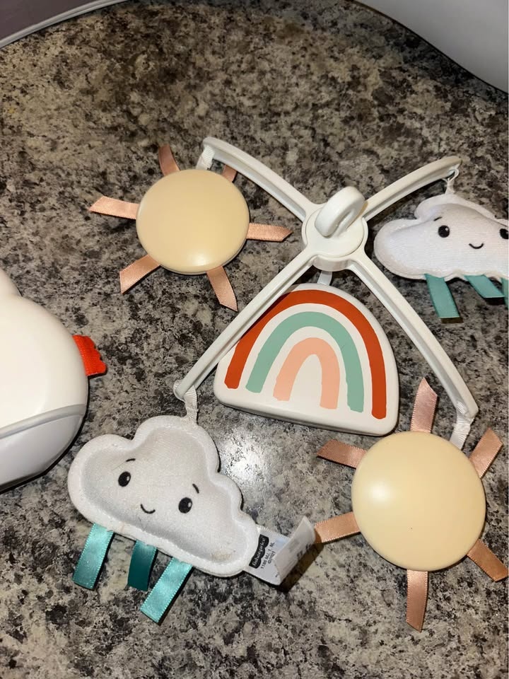 Fisher Price Rainbow Showers Mobile + Sound Machine - photo 4