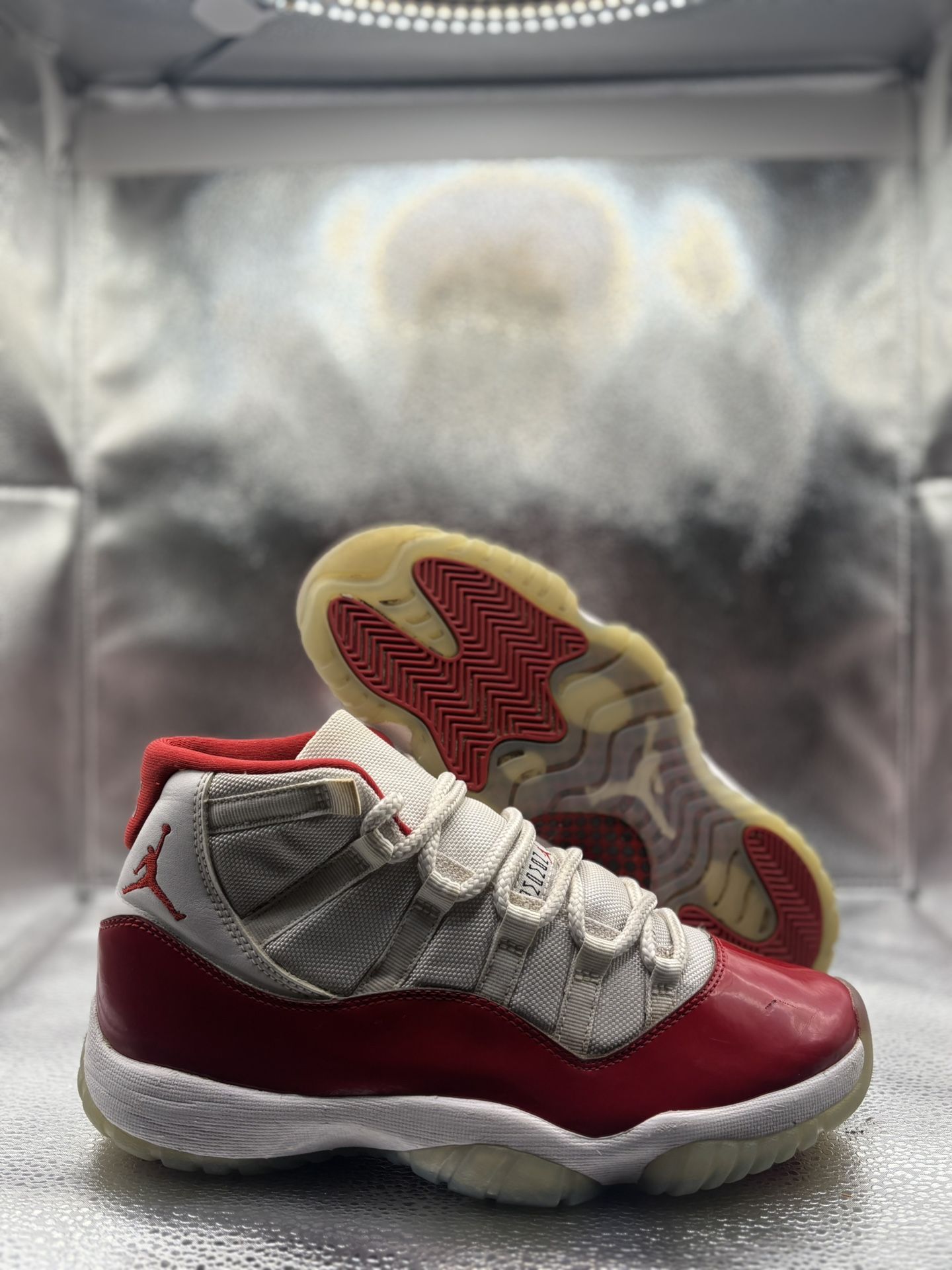 Air Jordan 11 Cherry
