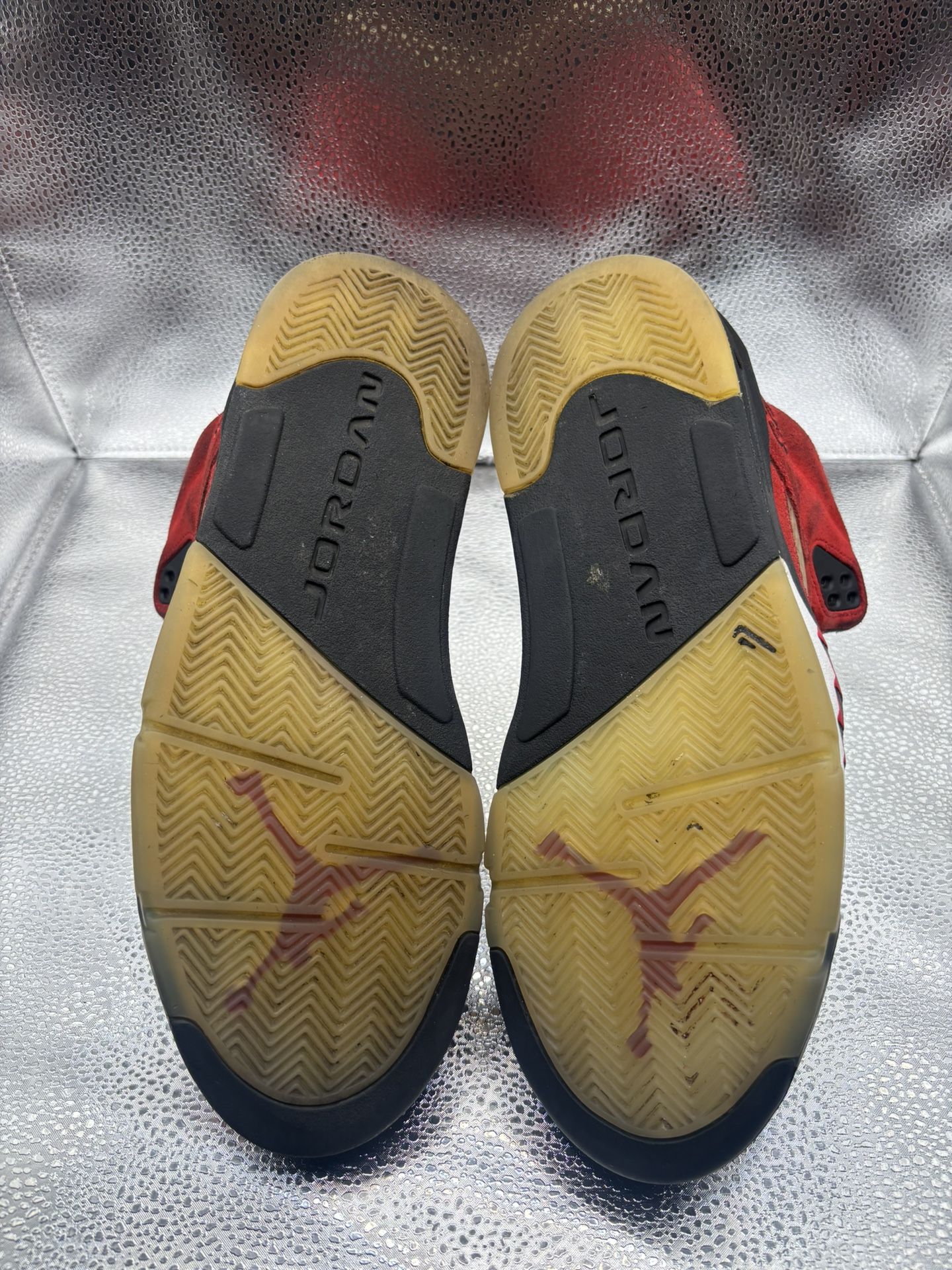 Air Jordan 5 Raging Bull - photo 3