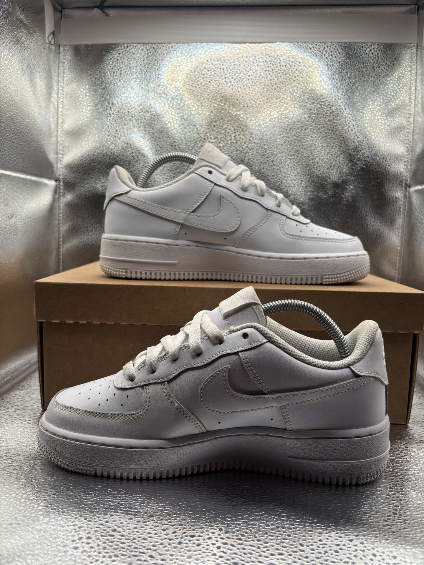 Air Force 1 Low Triple White GS - photo 5