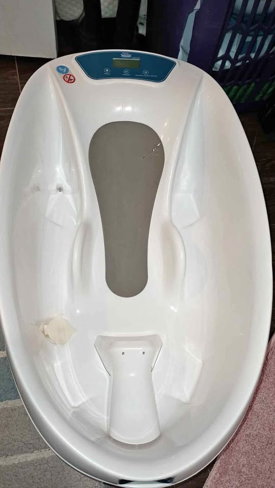 Baby AquaScale Digital Baby Bath Tub