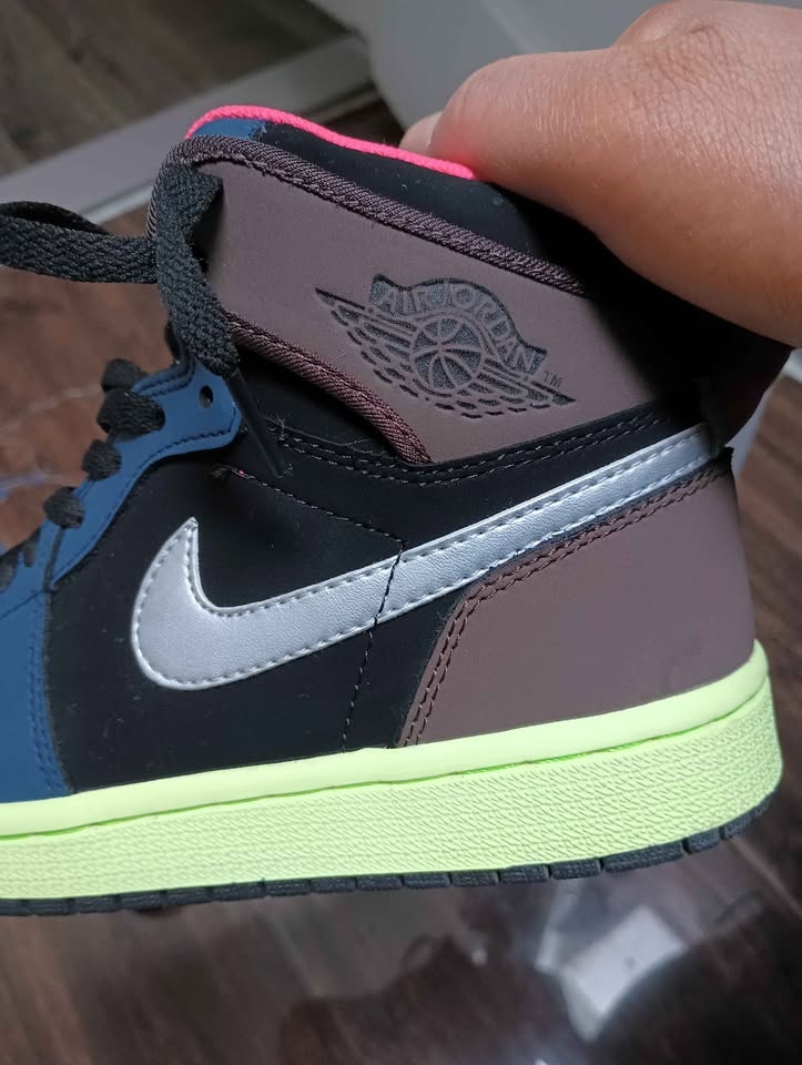 Nike Air Jordan 1 Retro High OG Sz 4 (EUR 37.5) - photo 5