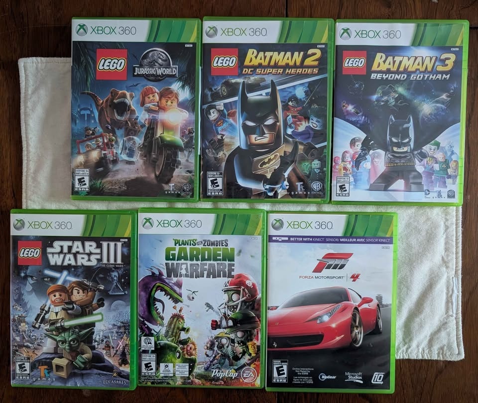 XBOX 360 S - 4 GB - includes 6 games - photo 3