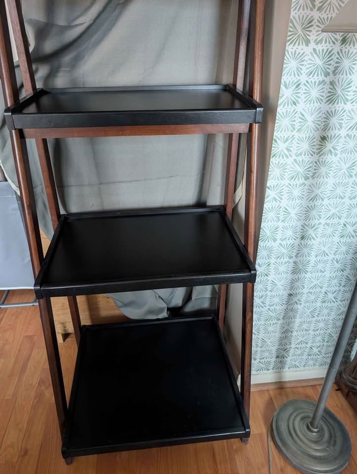 Beautiful Black and Brown Tiered Bookshelf - photo 3