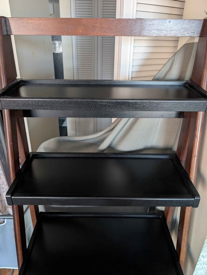 Beautiful Black and Brown Tiered Bookshelf - photo 5