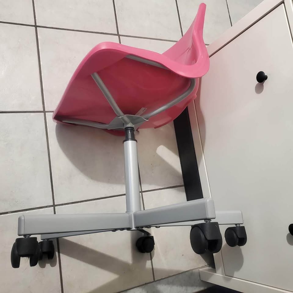 Ikea Snille Swivel Pink Adjustable Study Chair - photo 3