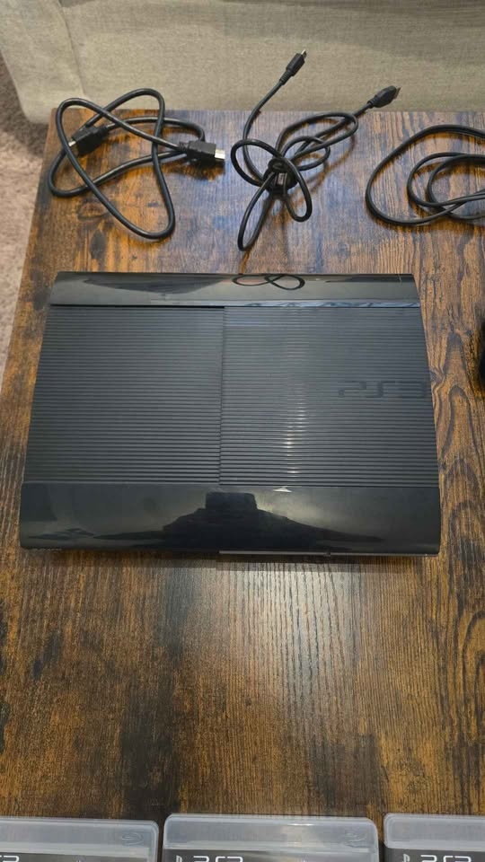 PS3 500GB Super Slim Bundle - 13 Games - photo 2