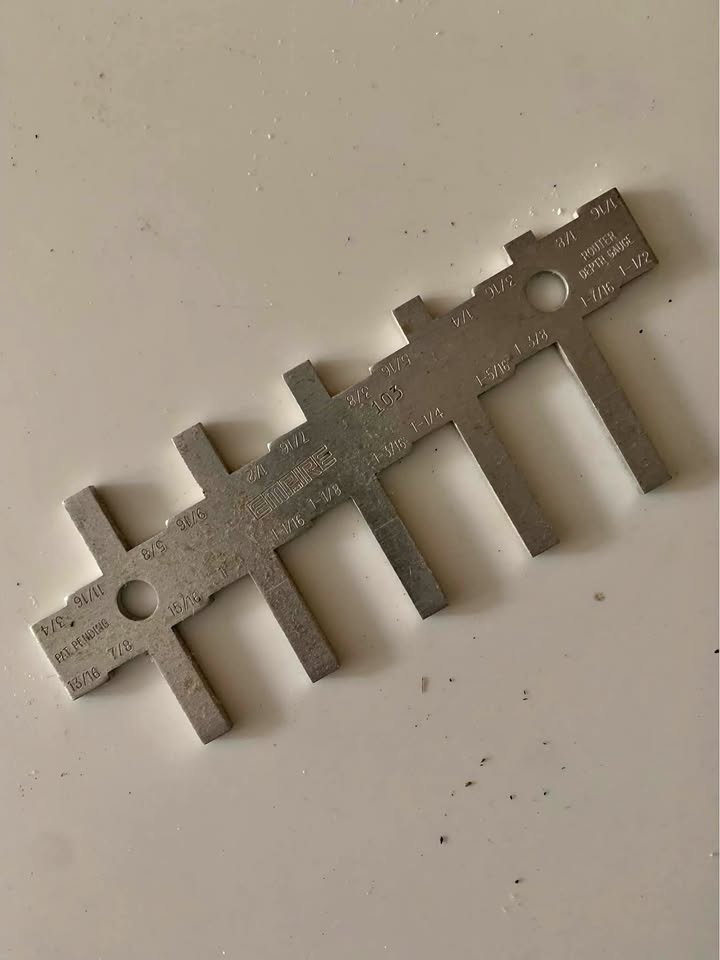Sort of a ruler??? Not sure