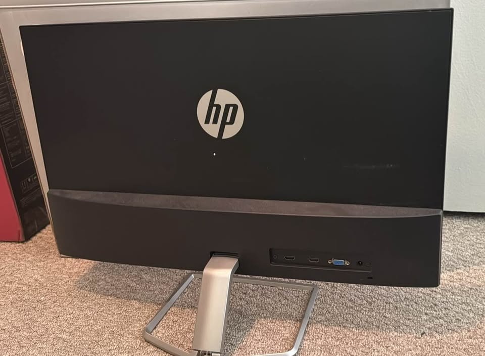 HP 27” LED 1080p IPS Monitor - photo 2