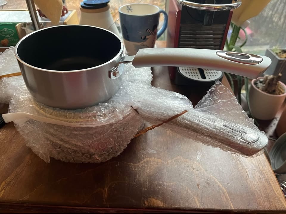 Set of 2 nonstick sauce pans - photo 3