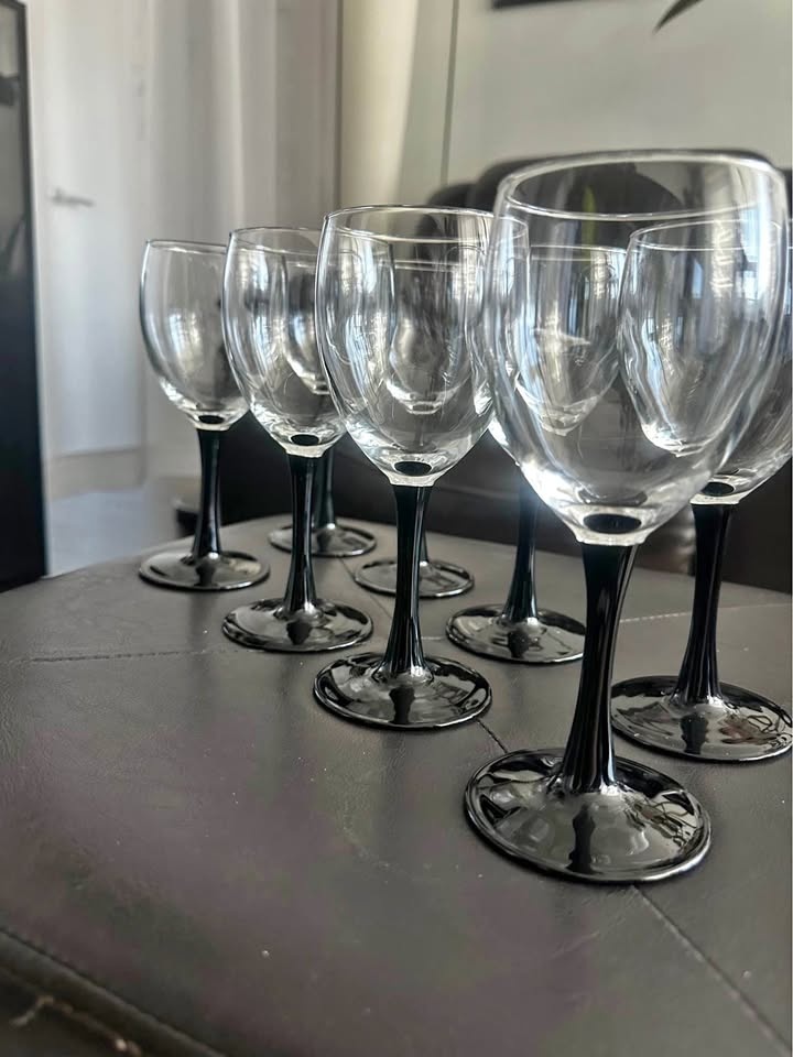 Vintage Luminarc Black Stem Wine Glasses - Set of 8