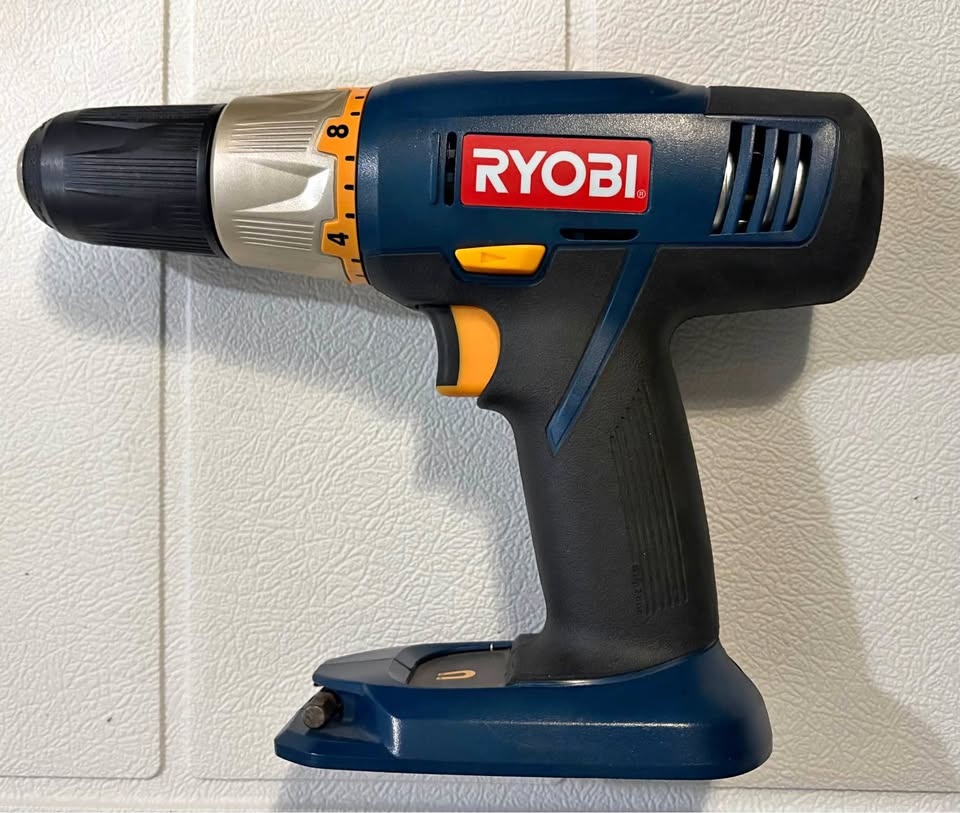 RYOBI P204 18v Cordless 1/2" Drill/Driver w/ case