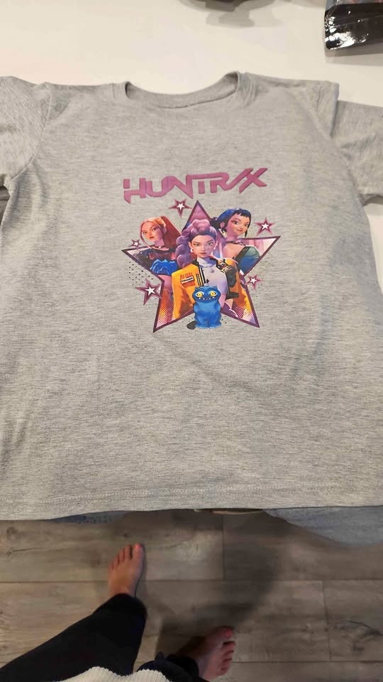 3 piece Huntrix/Kpop demon hunters jogging suit kid size 7/8