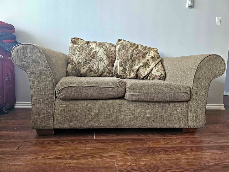 Sofa / Love Seat