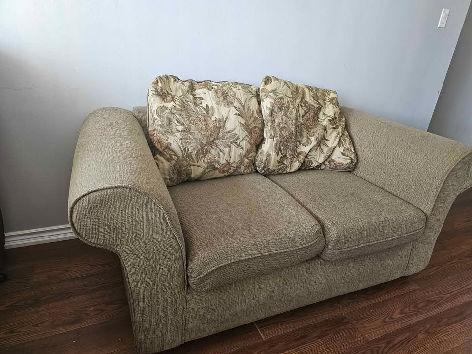 Sofa / Love Seat - photo 3