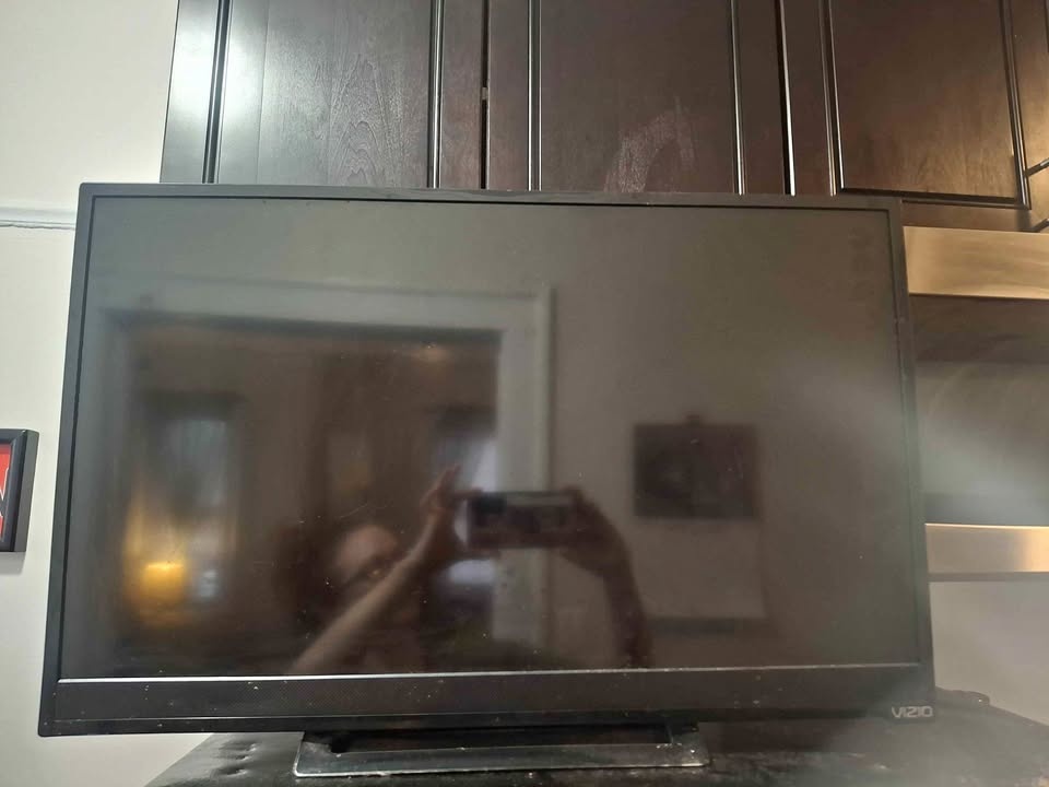 28" Vizio Smart TV