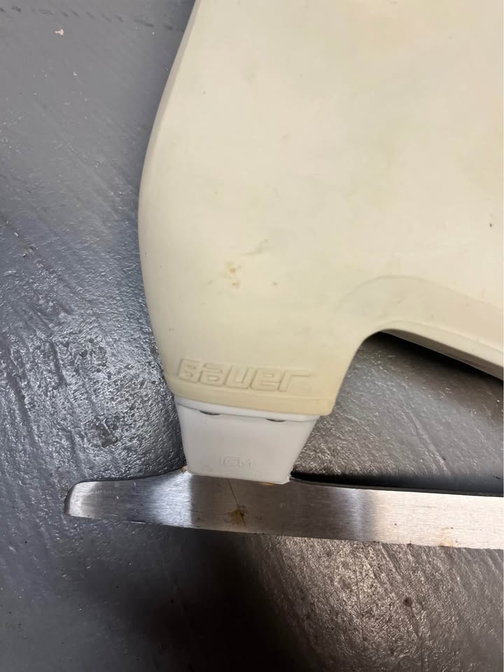 Bauer Molded Figure Skates - photo 3