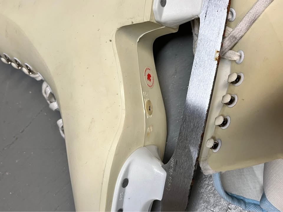 Bauer Molded Figure Skates - photo 4
